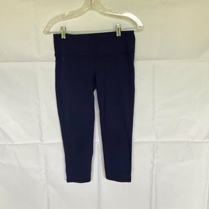 Navy blue athleta (S) mid rise capris
